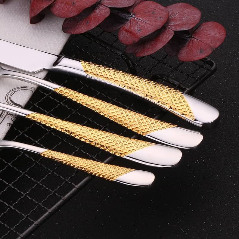 Tono Silverware Set
