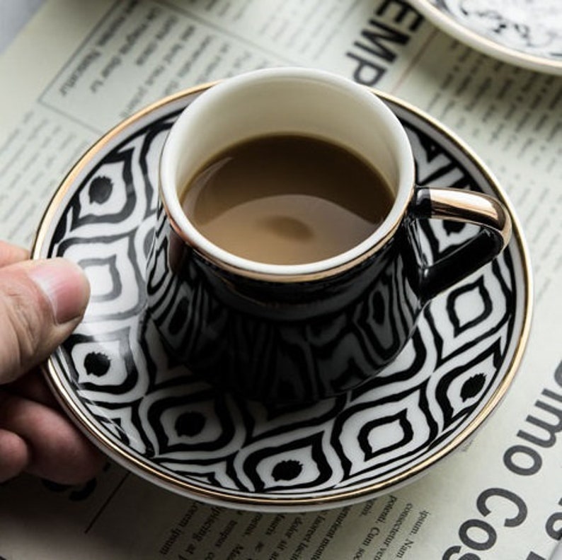 Tazas de café expreso/turco con plato y cucharadita