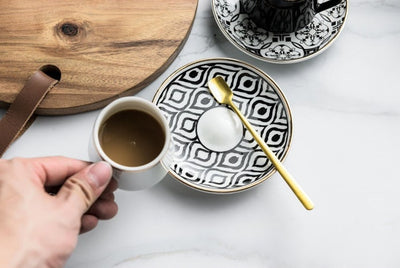 Tazas de café expreso/turco con plato y cucharadita
