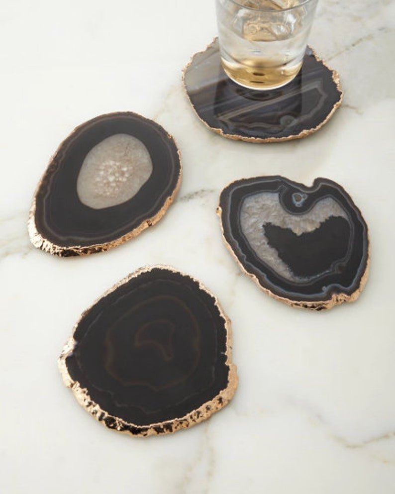 Posavasos de geoda de ágata negra de corte natural con borde chapado en oro o plata