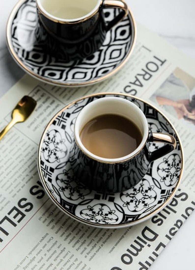 Tazas de café expreso/turco con plato y cucharadita