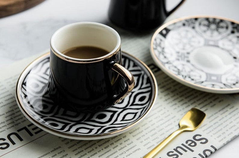 Tazas de café expreso/turco con plato y cucharadita